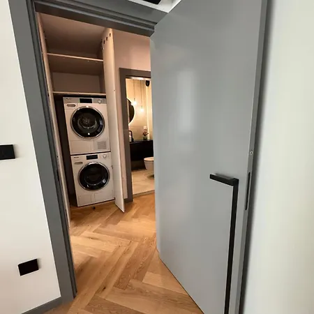 Tech Park - Premium Sofie