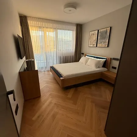 Tech Park - Premium Sofie
